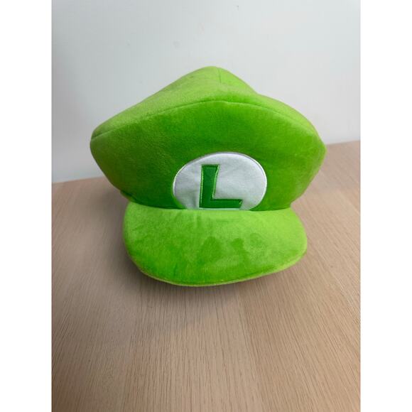 Luigi Hat from Super Mario World at Universal Studios - MINT - Picture 1 of 4